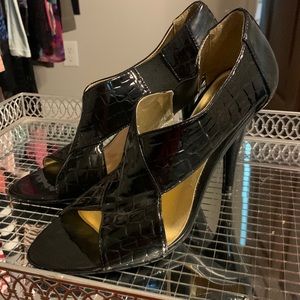 Charlotte Russe black faux croc black patent leather heels size 9